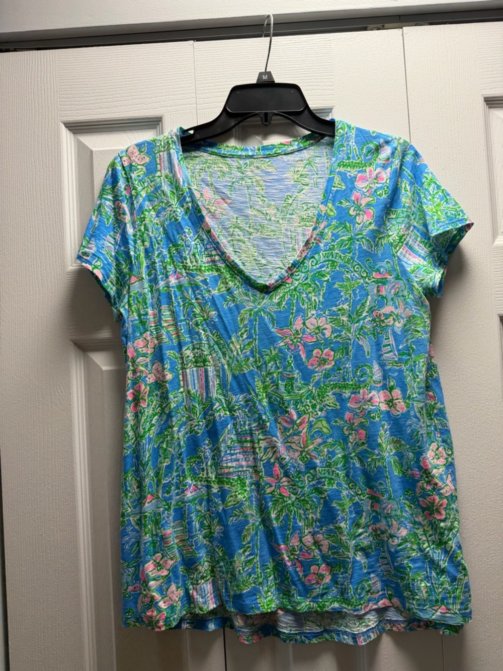 Lilly Pulitzer Etta Blue Tropical V-Neck Short Sleeve Top